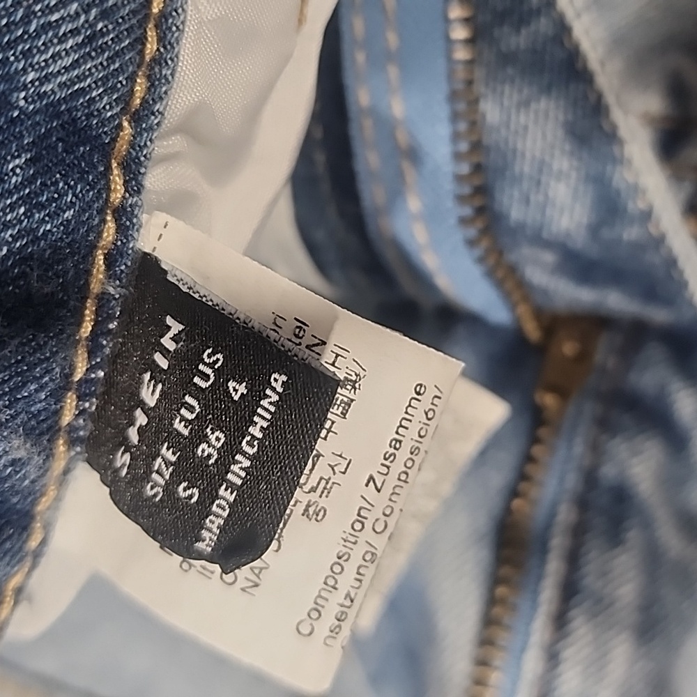 Blue Jean Shorts High-Waisted Distressed. 4 - Picture 7 of 7